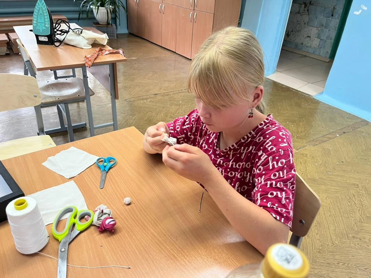 Куклу-оберег сшили дети в медучреждении Краснокаменска